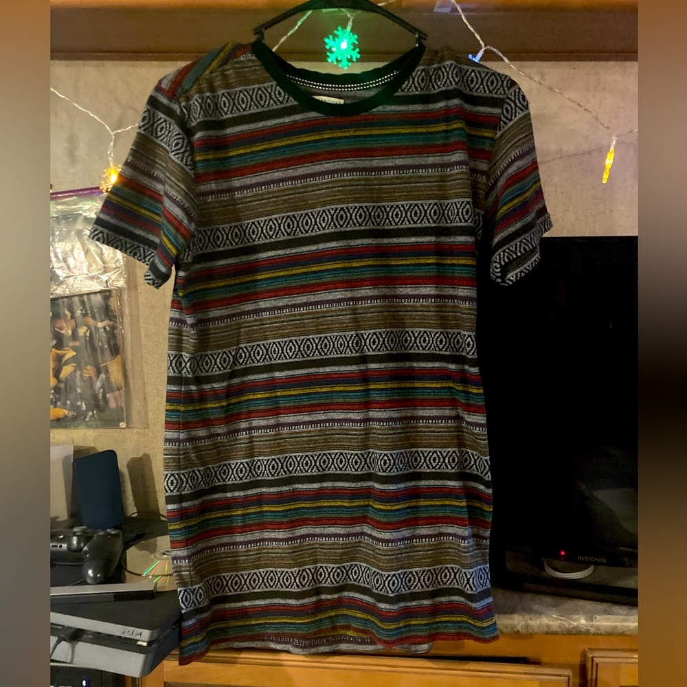 Stripped Aztec design short sleeve tee shirt